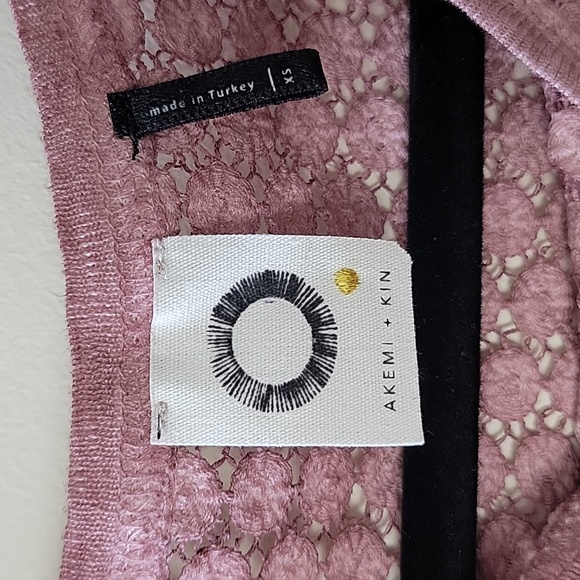 Akemi + Kin light top - Picture 2 of 5